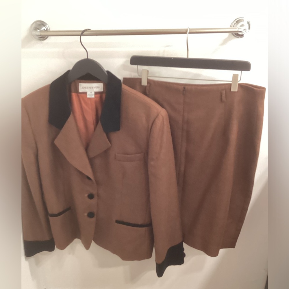 Ladies Two Piece Suit